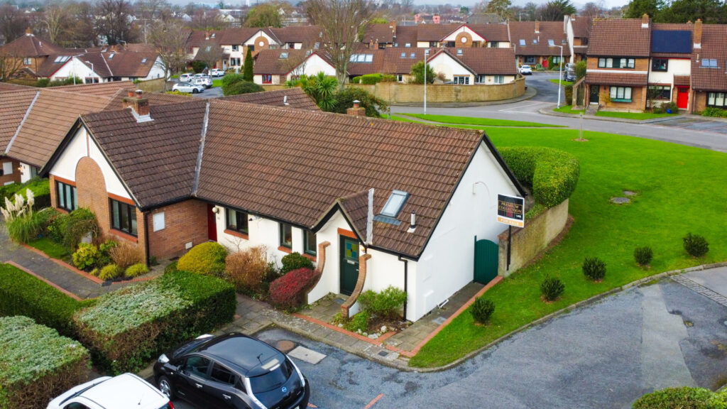 87 The Rowans, Abberley, Killiney, Dublin, A96 TK53