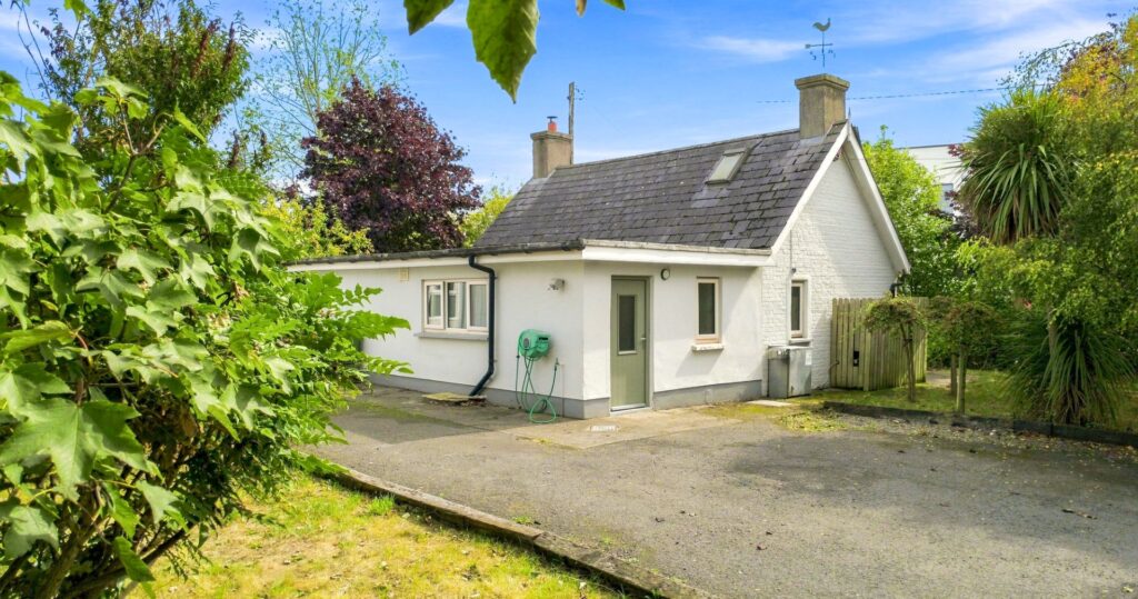 Reevesmount Cottage, Dublin Road, Athy, Co Kildare, R14 F832