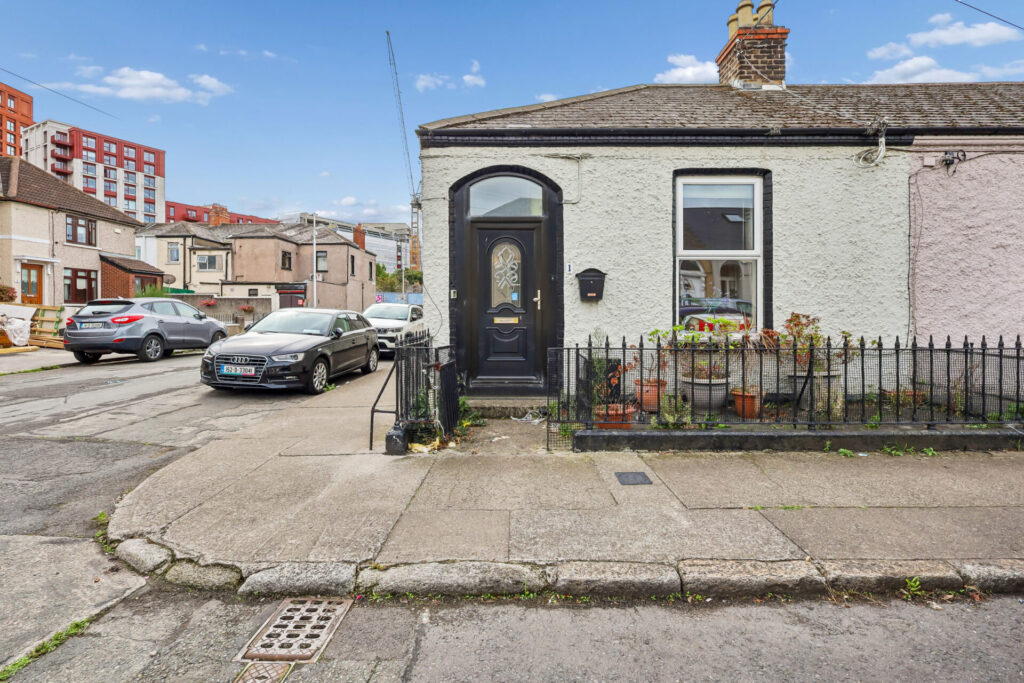 1 Russell Avenue East, East Wall, Dublin 3 D03 XK37