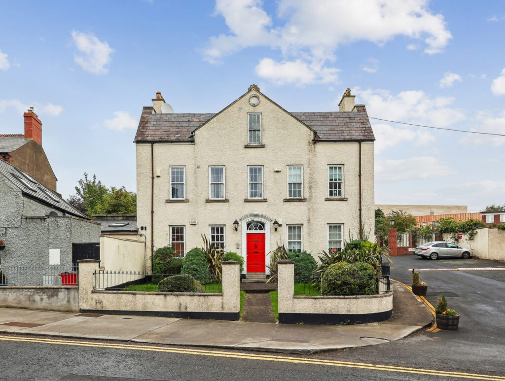 Apartment 9, Beechmount, 49 Glasnevin Hill, Dublin 9, D09 KP02