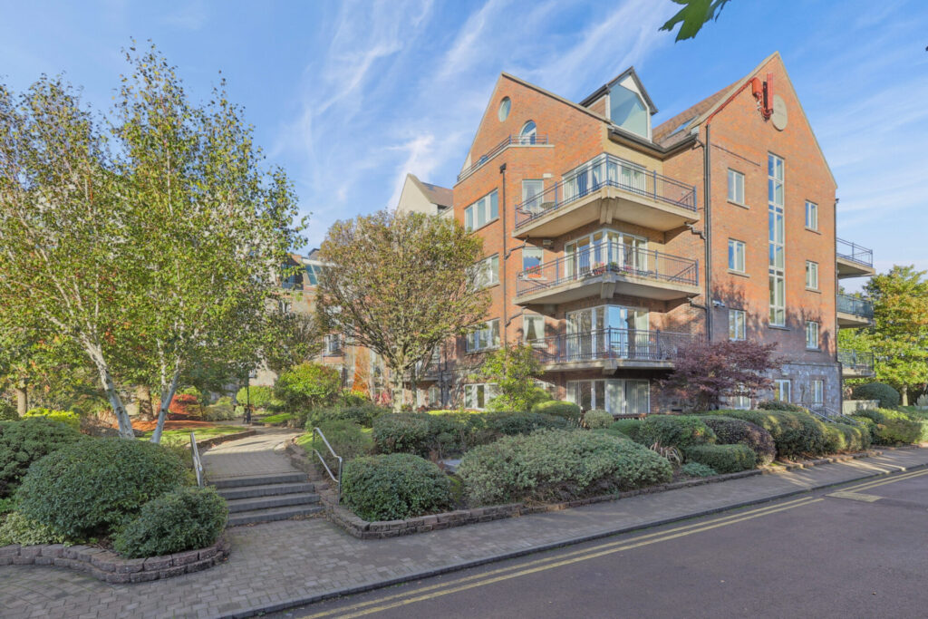 Apartment 128, Gracepark Manor, Drumcondra, Dublin 9 D09 E932